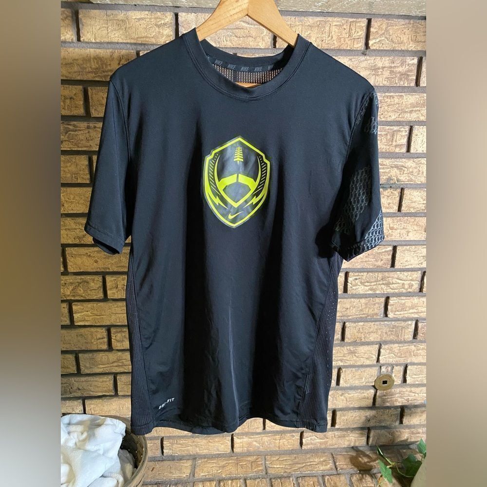 Active Nike drifit shirts